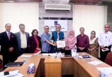 ঢাকা বিশ্ববিদ্যালয় অর্থনীতি বিভাগের দু’জন মেধাবী শিক্ষার্থীকে ‘ঢাকা বিশ্ববিদ্যালয় অর্থনীতি ১৯৭৬ স্মৃতি ট্রাস্ট ফান্ড বৃত্তি’ প্রদান করা হয়েছে।